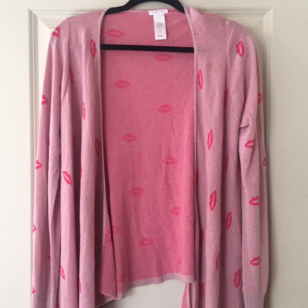 Cute lip print sweater